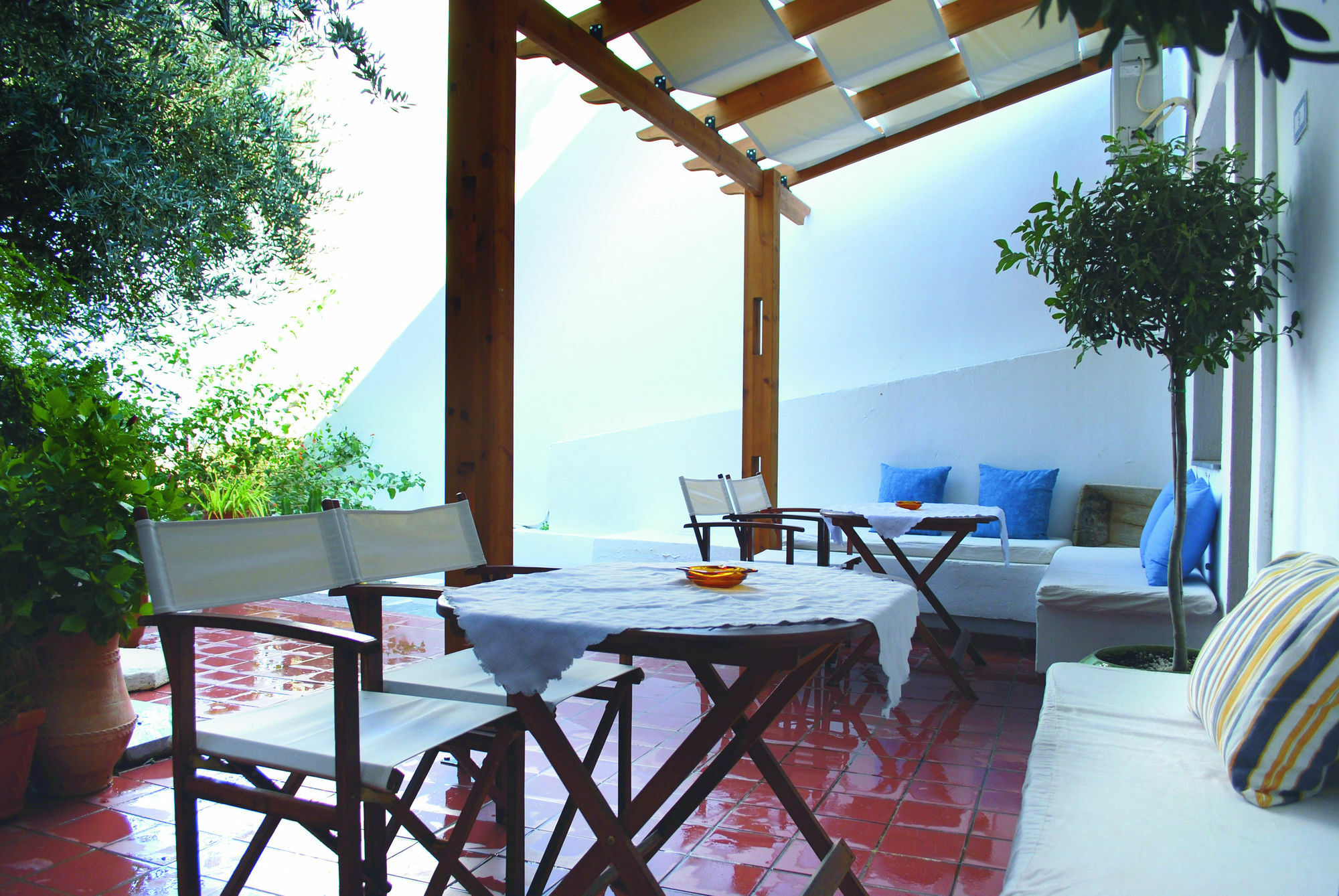 Maris Lindos Suites & Apartments Exteriör bild